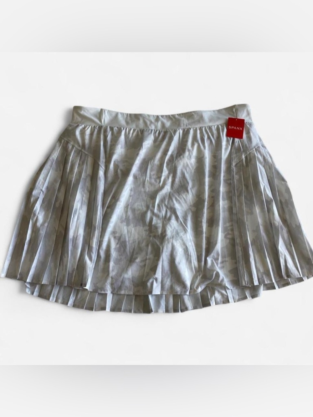 NWT SPANX white gray camo Pleated tennis Skirt with shorts
